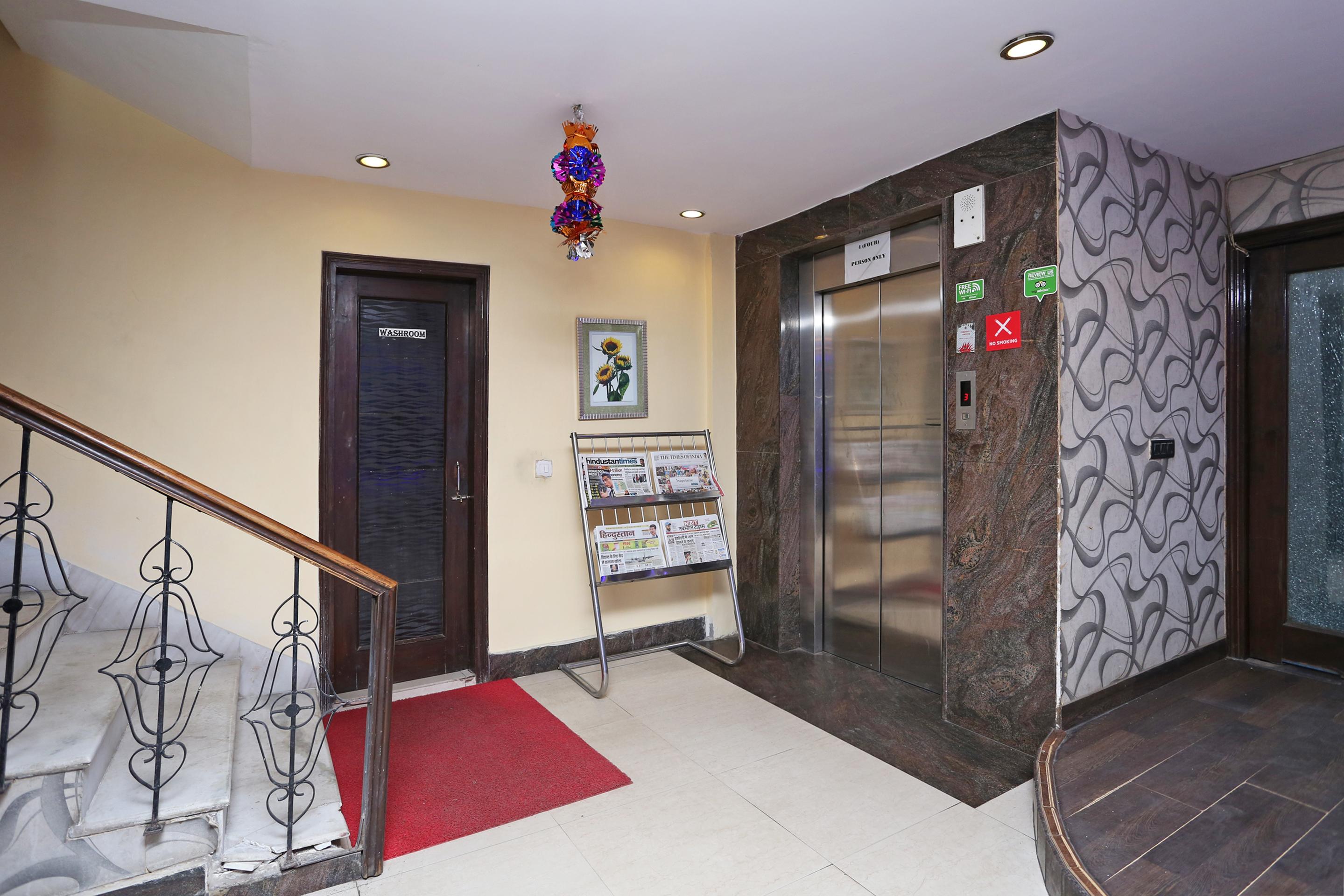 Oyo 337 Hotel Anand Delhi  Exterior photo